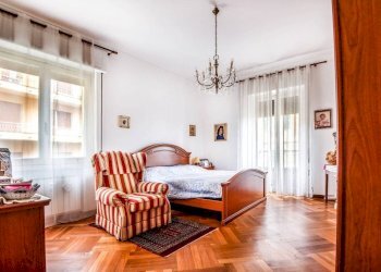 Camera da letto - Appartamento viale Nazario Sauro, Genova (zona Albaro) - foto 18