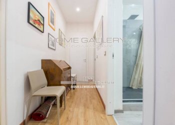 Corridoio - Three-room apartment corso Firenze, Genova (neighborhood Castelletto) - photo 27
