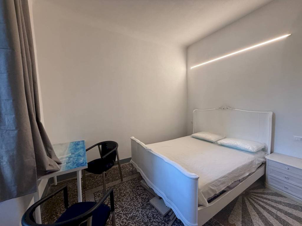 Camera da letto - Non-buildable land salita San Francesco da Paola, 16, Genova (neighborhood San Teodoro) - photo 1