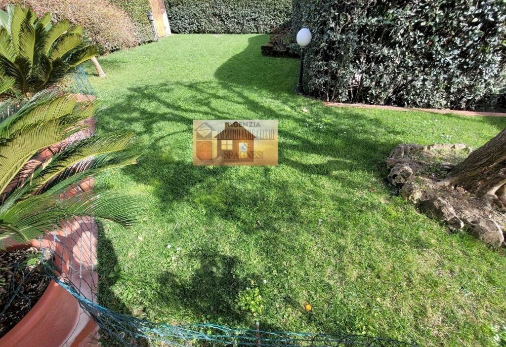 Giardino - Villa via Tabernacolo, frazione Capalle, Campi Bisenzio - foto 1