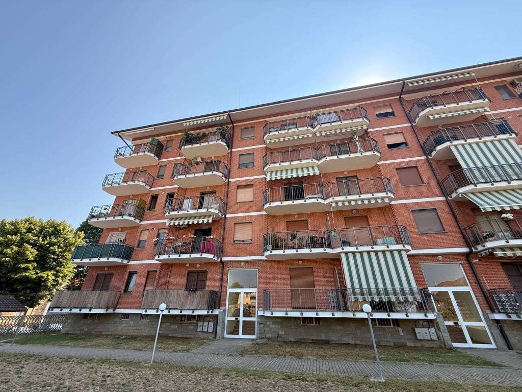 Facciata - Trilocale via del Porto, 71, Carmagnola - foto 1