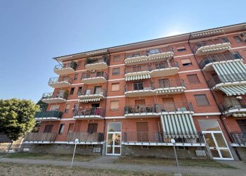 Facciata - Trilocale via del Porto, 71, Carmagnola - foto 1