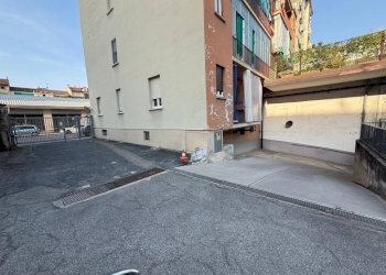 Cortile interno - Box via Madonna delle Rose, 26, Torino (neighborhood Lingotto) - photo 5