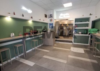 Ricezione / Lobby - Locale Commerciale Via Napoli Piscinola
91, Napoli - foto 3