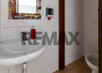 Bagno - Commercial Premises via Riviera di Chiaia
172, Napoli - photo 19