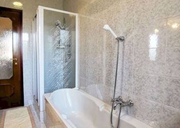 Bagno - Villa via Monte Grappa, 27, Leini - foto 36