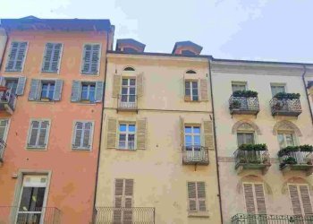 Facciata - Casa indipendente via Roma, 34, Cuneo (zona Centro) - foto 1