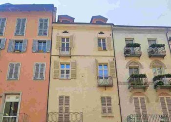 Facciata - Casa indipendente via Roma, 34, Cuneo (zona Centro) - foto 2
