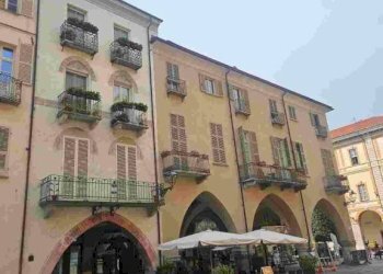 Facciata - Casa indipendente via Roma, 34, Cuneo (zona Centro) - foto 4