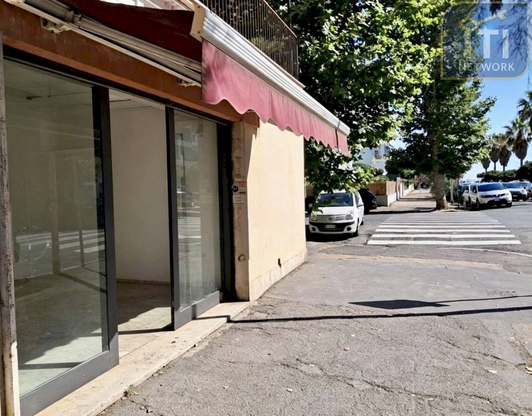Foto 2 - Shop Viale della Stella Polare, Roma - photo 2