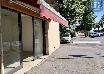 Foto 2 - Negozio Viale della Stella Polare, Roma - foto 2