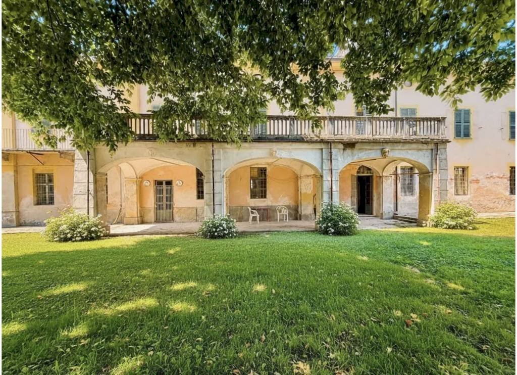 Cortile interno - Stabile - Palazzo Villanova Solaro - foto 2