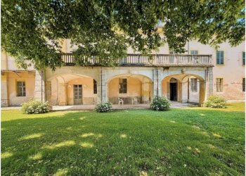 Cortile interno - Stabile - Palazzo Villanova Solaro - foto 2