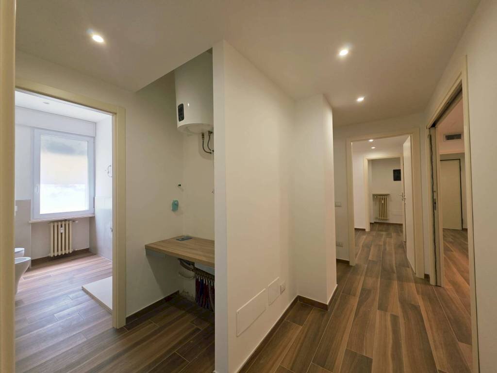 Corridoio - Four-room apartment viale Partigiani d'Italia, Parma - photo 3