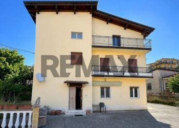 Edificio all\'aperto - Villa Via Papa Giovanni XXIII
 
16, Casali del Manco - foto 1
