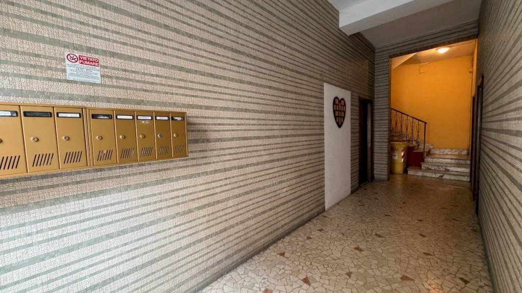 Interno palazzo - Trilocale via Zara, 8, Biella - foto 2