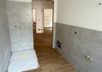 Bagno - Trilocale via Zara, 8, Biella - foto 12