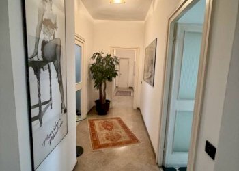Corridoio - Appartamento piazza San Paolo, 1, Biella - foto 12
