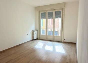 Camera da letto - Quadrilocale via Zara, 8, Biella - foto 13