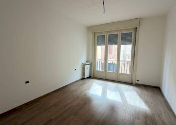 Camera da letto - Quadrilocale via Zara, 8, Biella - foto 14