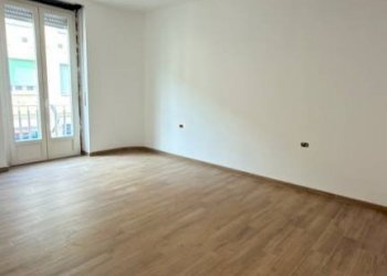 Camera da letto - Trilocale via Zara, 8, Biella - foto 15