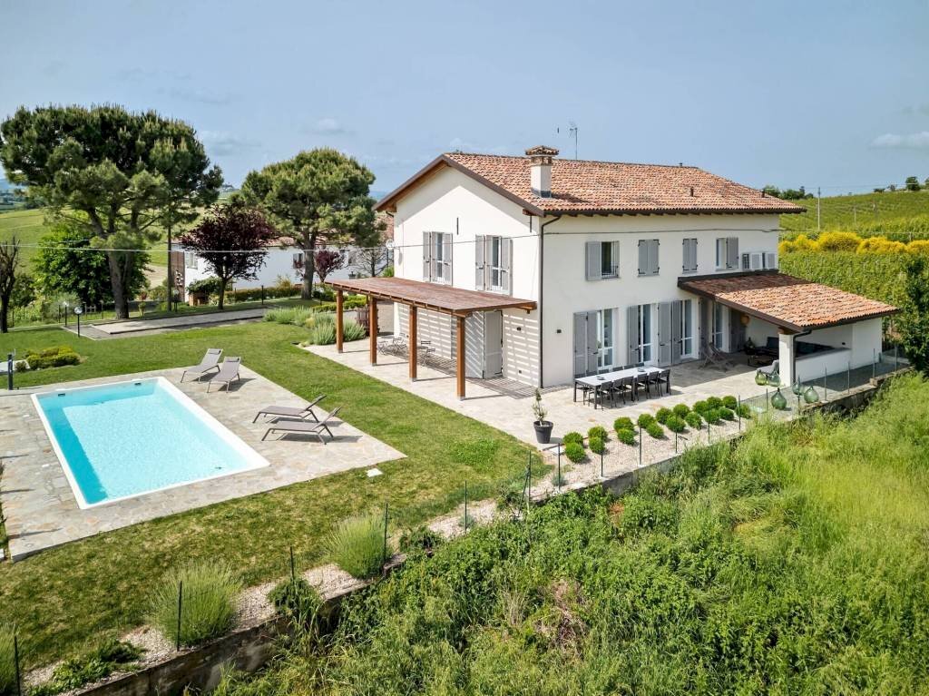 Piscina - Villa strada Bricco, 46, Nizza Monferrato - photo 3