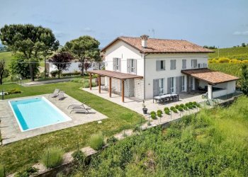Piscina - Villa strada Bricco, 46, Nizza Monferrato - photo 3