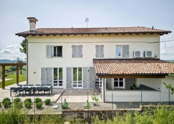 Facciata - Villa strada Bricco, 46, Nizza Monferrato - photo 7