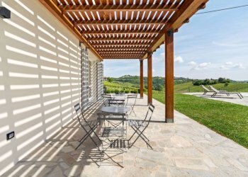 Veranda - Villa strada Bricco, 46, Nizza Monferrato - photo 13