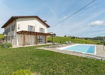 Piscina - Villa strada Bricco, 46, Nizza Monferrato - photo 14