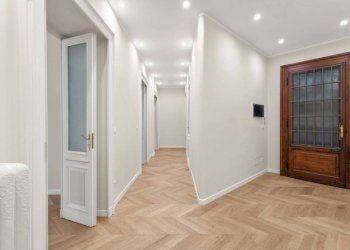 Corridoio - Appartamento via Milazzo, 2, Torino (zona Borgo Po) - foto 17
