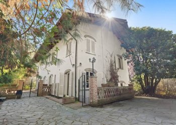 Facciata - Villa strada dei Ronchi, 117, Torino - photo 4