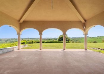 Veranda - Villa strada San Giorgio Miglietta, 3, Casale Monferrato - foto 13