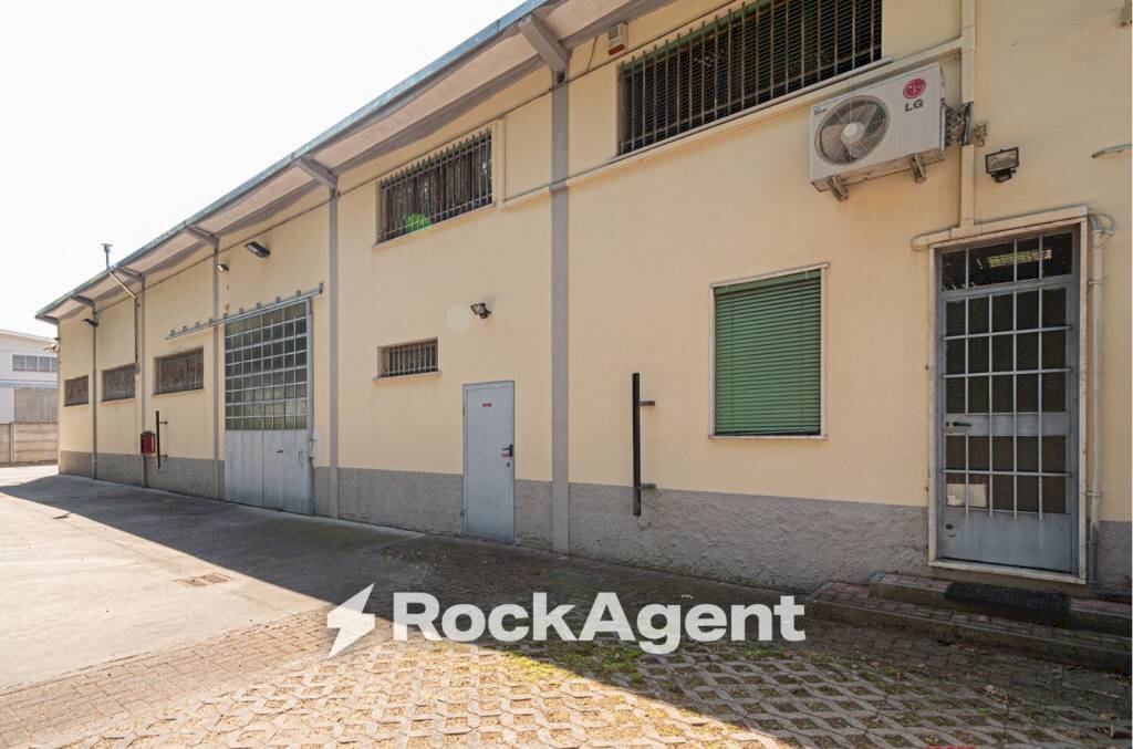 Facciata - Capannone via Verona, 6, Cernusco sul Naviglio - foto 1