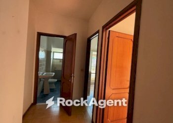 Corridoio - Three-room apartment via Puccini, Solignano - photo 13