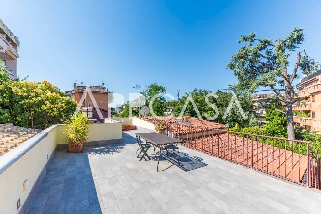 Terrazzo - Trilocale via Feltre, 19, Roma - foto 1