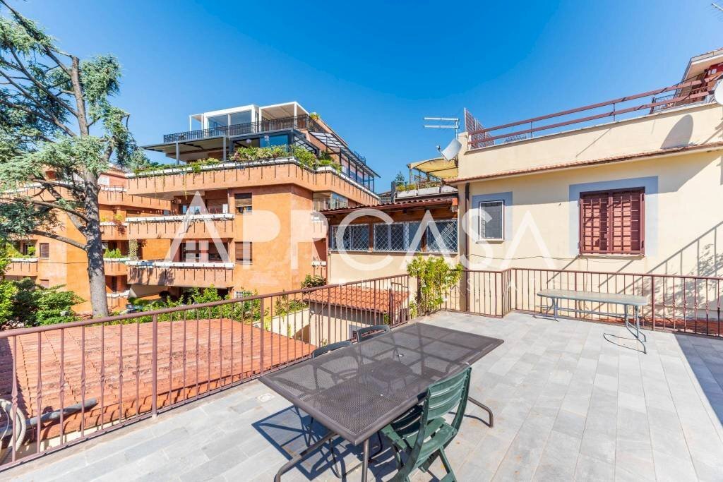 Terrazzo - Trilocale via Feltre, 19, Roma - foto 2