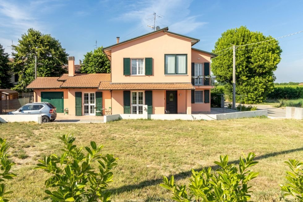 Villa Imola - photo 1