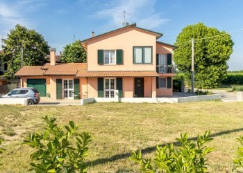 Villa Imola - photo 1