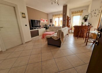 Three-room apartment Banchette - photo 1
