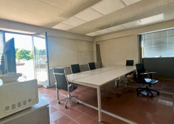 ufficio moderno con ascensore a piedi in centro 1 - Ufficio Via delle Tagliate, Lucca - foto 1