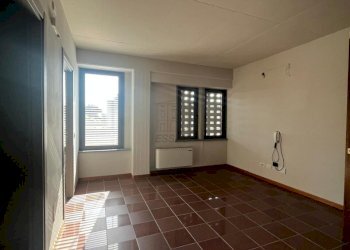 ufficio moderno con ascensore a piedi in centro (5 - Ufficio Via delle Tagliate, Lucca - foto 6