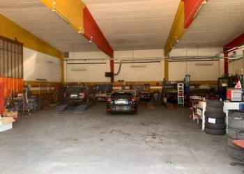 Autofficina Attrezzata in Affitto - Locale Commerciale Via Pompeano 6161, Serramazzoni - foto 1