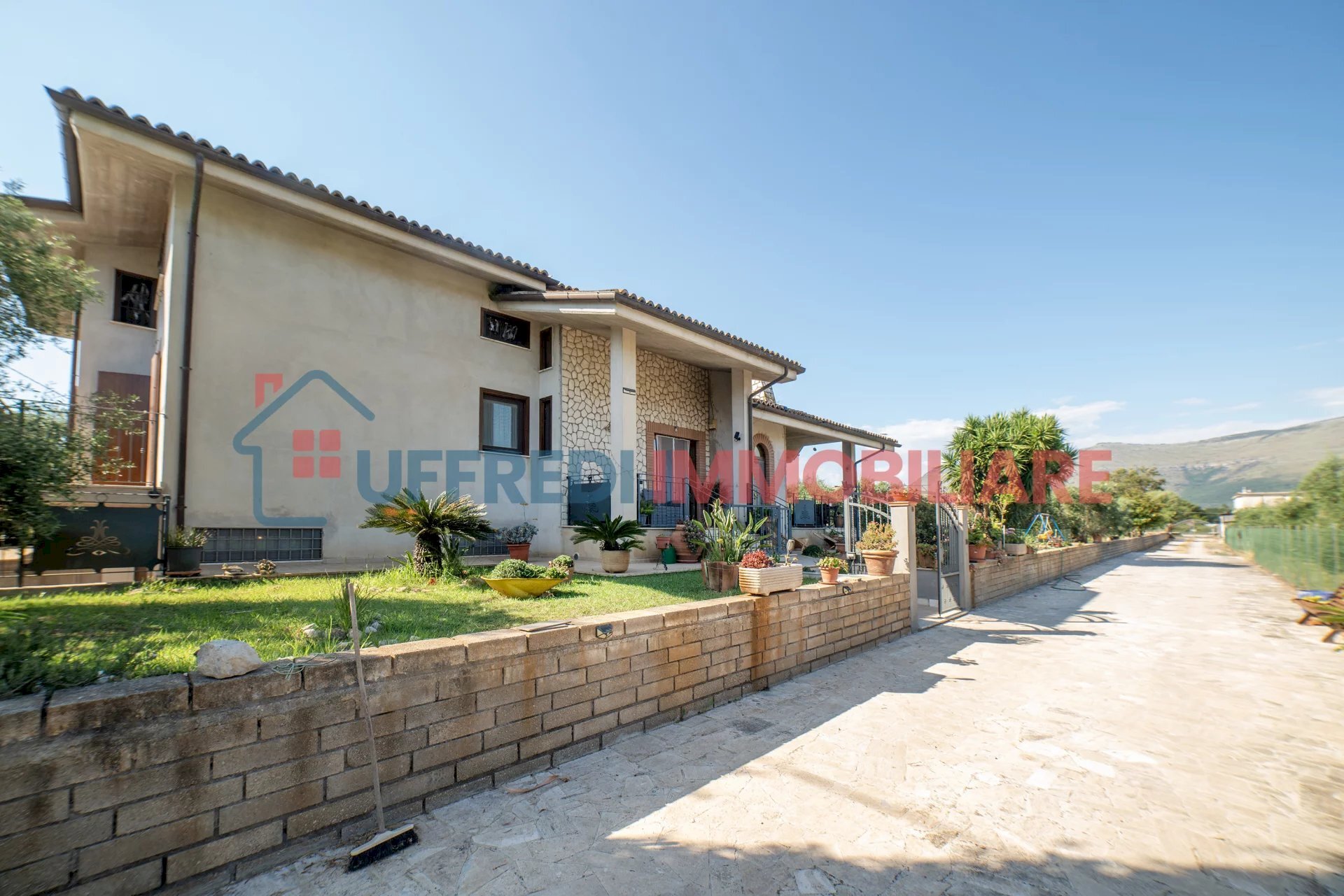 Independent house Priverno - photo 1