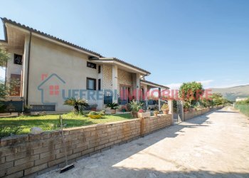 Independent house Priverno - photo 1