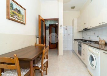 Three-room apartment Via borgosesia, Torino (neighborhood Parella) - photo 3