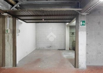 Box Via Felice Maritano, Genova (zona Rivarolo) - foto 2