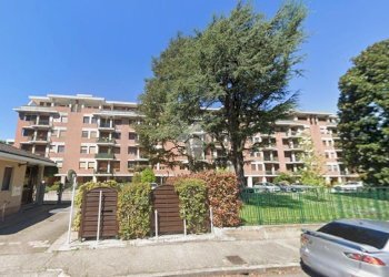 Three-room apartment Via Crespi, Novara - photo 1