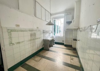 Four-room apartment Corso Torino, Genova (neighborhood Foce) - photo 12