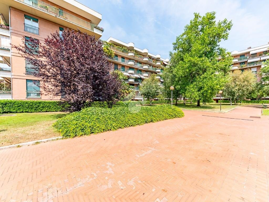 Three-room apartment Viale Rimembranze, Lainate - photo 2